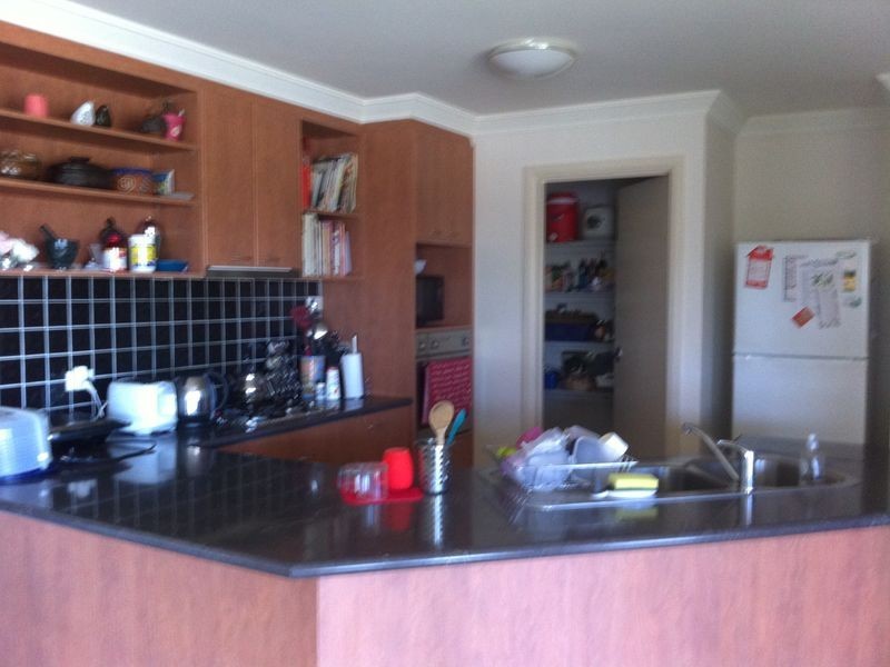 6 Auderdale Close, Bourkelands NSW 2650