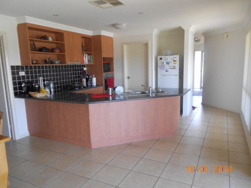 6 Auderdale Close, Bourkelands NSW 2650