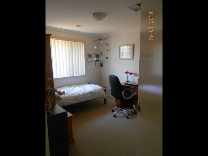 6 Auderdale Close, Bourkelands NSW 2650