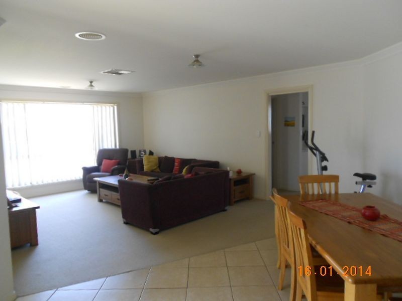 6 Auderdale Close, Bourkelands NSW 2650