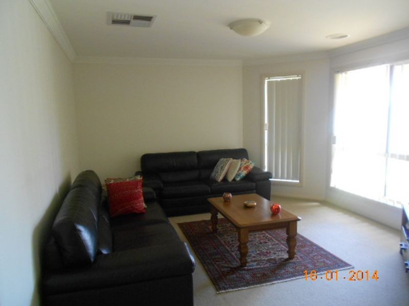 6 Auderdale Close, Bourkelands NSW 2650