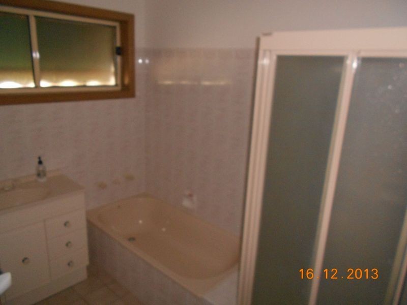 4 Girraween Mews, Glenfield Park NSW 2650