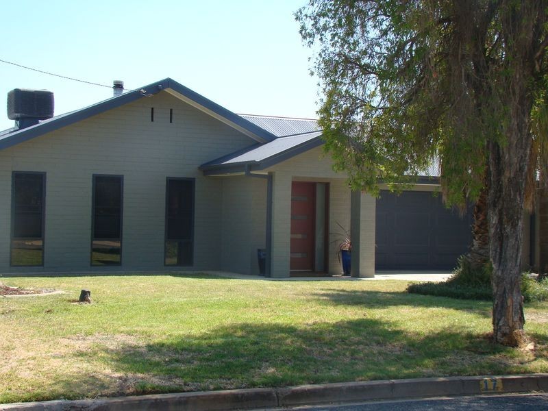 17 Crawford Street, Wagga Wagga NSW 2650