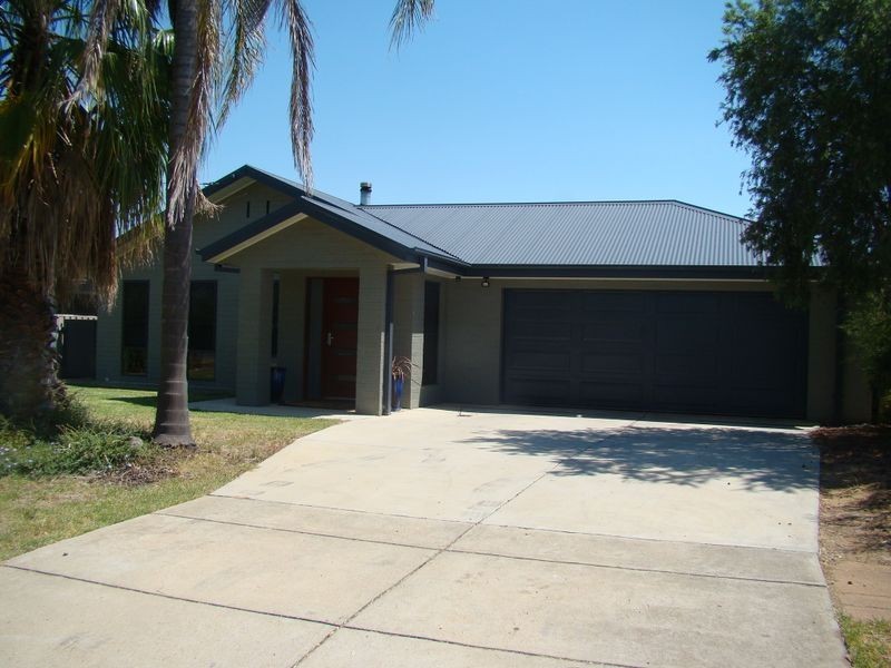 17 Crawford Street, Wagga Wagga NSW 2650