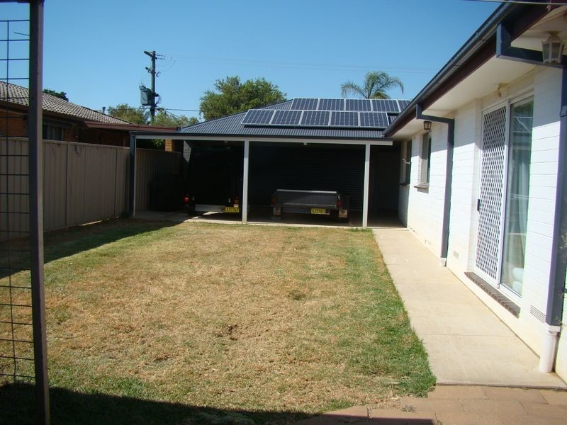 17 Crawford Street, Wagga Wagga NSW 2650