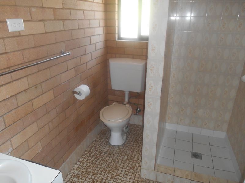 1/4 Rowe Street, Lake Albert NSW 2650