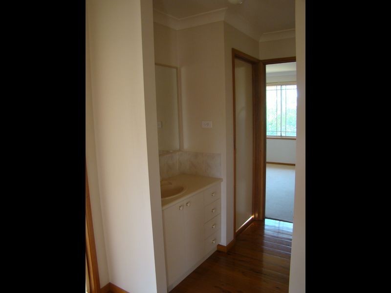 2 Delvin Place, Kooringal NSW 2650