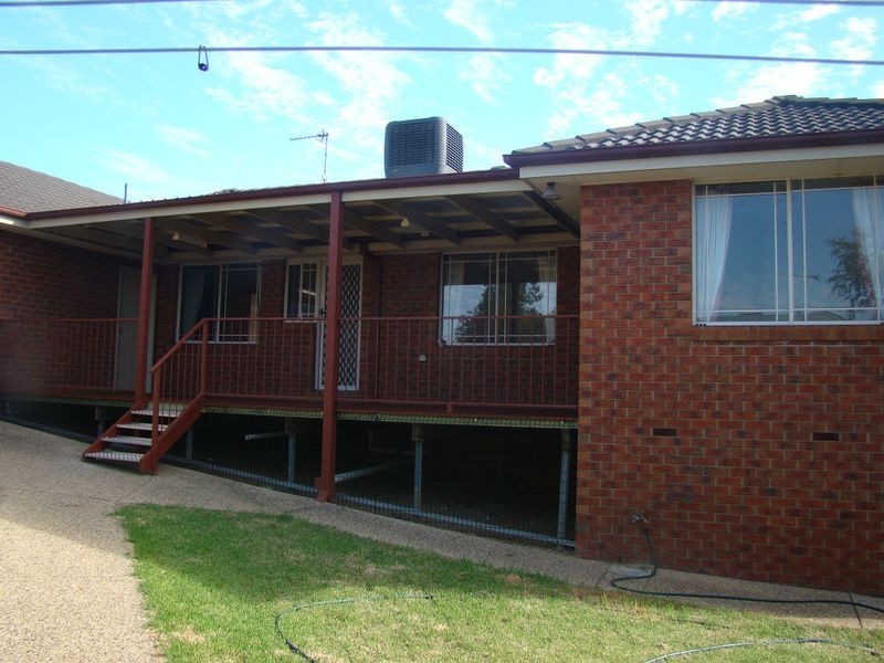 2 Delvin Place, Kooringal NSW 2650