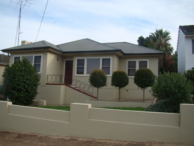 21 Urana Street, Turvey Park NSW 2650