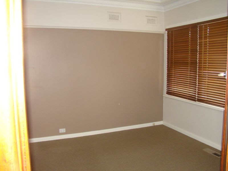 21 Urana Street, Turvey Park NSW 2650