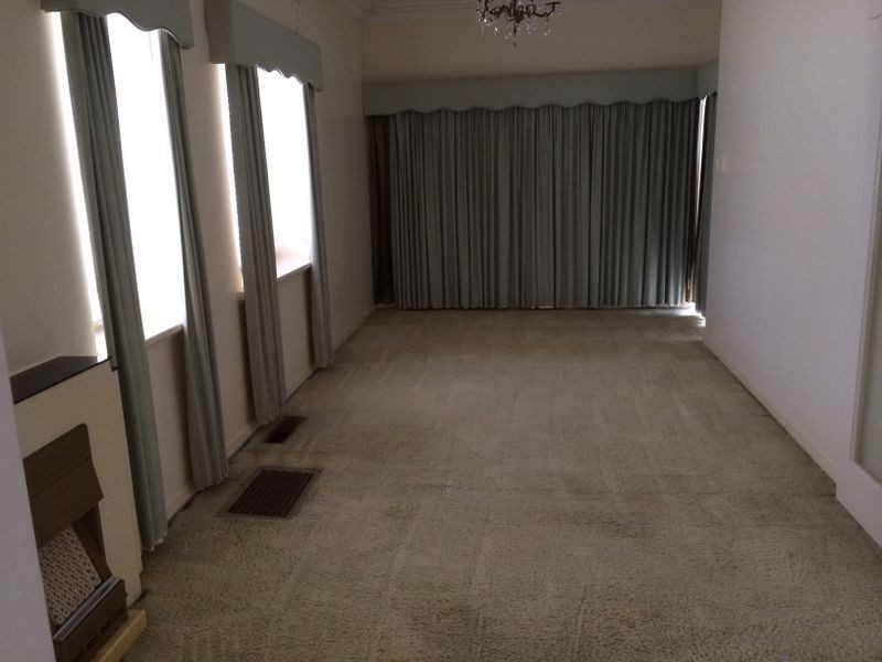 9 Lewisham Avenue, Wagga Wagga NSW 2650