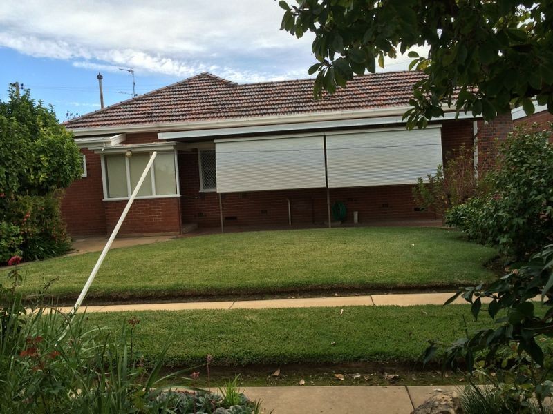 9 Lewisham Avenue, Wagga Wagga NSW 2650