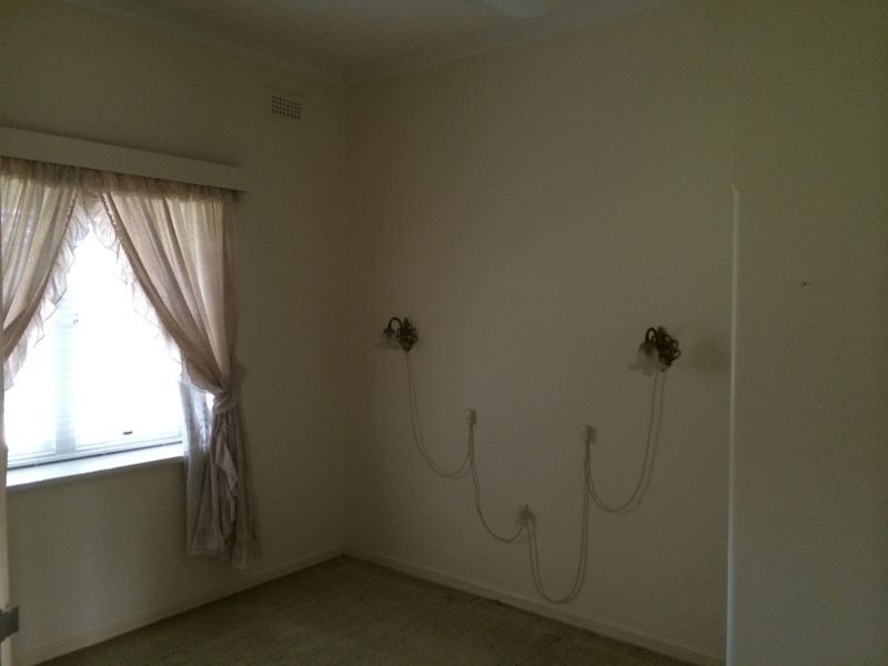 9 Lewisham Avenue, Wagga Wagga NSW 2650