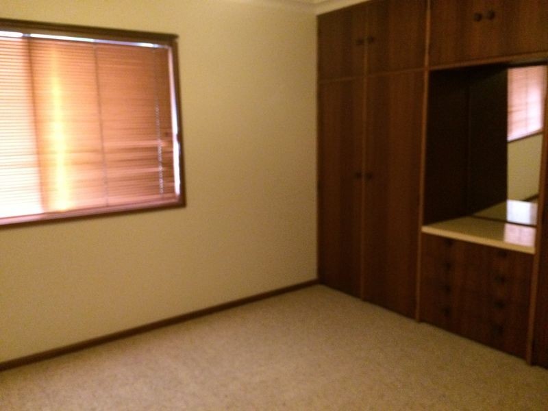 10 McCoullough Drive, Tolland NSW 2650