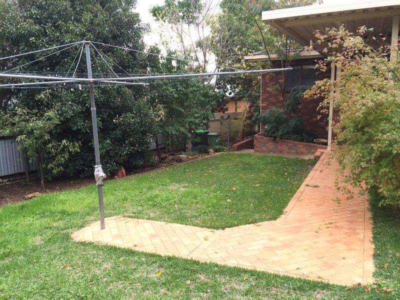 10 McCoullough Drive, Tolland NSW 2650