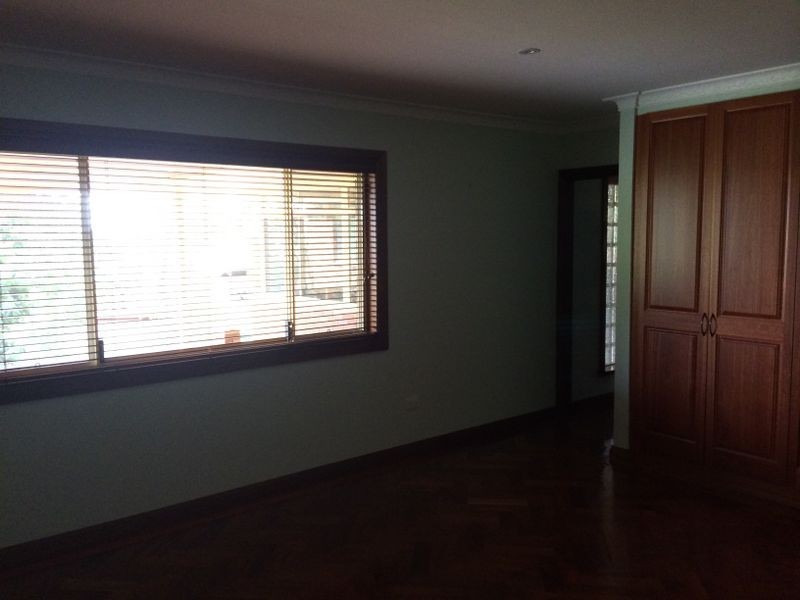 10 McCoullough Drive, Tolland NSW 2650