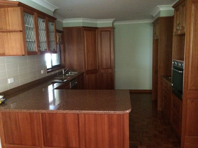 10 McCoullough Drive, Tolland NSW 2650