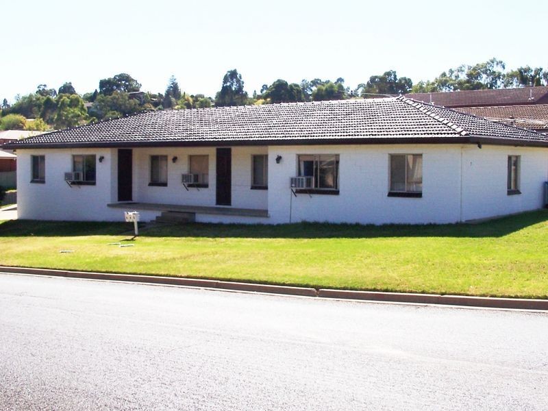 2/7 Sherwood Avenue, Kooringal NSW 2650