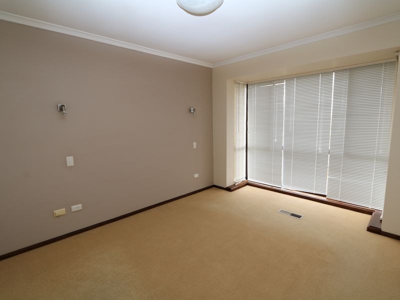 28 Patamba Street, Kooringal NSW 2650