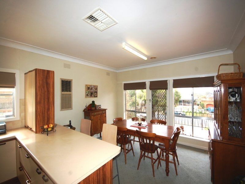 86 Grove Street, Kooringal NSW 2650