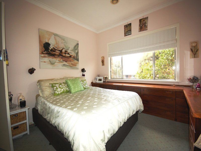 86 Grove Street, Kooringal NSW 2650