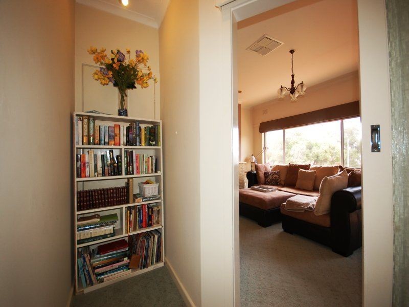 86 Grove Street, Kooringal NSW 2650