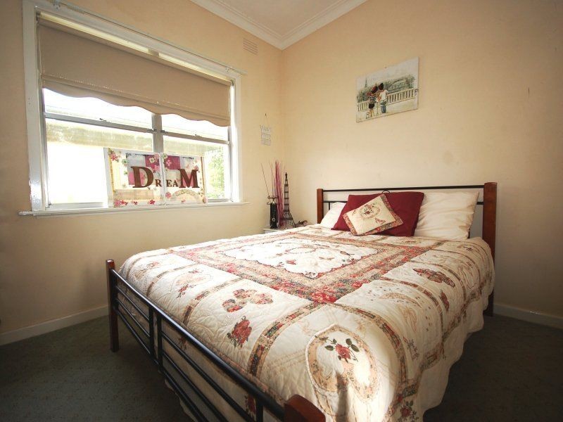 86 Grove Street, Kooringal NSW 2650