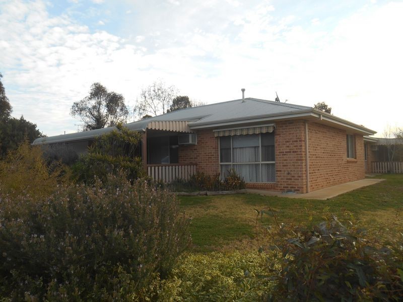 1/2 Cypress Street, Forest Hill NSW 2651