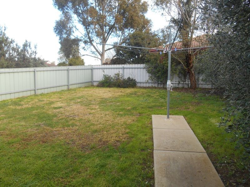 1/2 Cypress Street, Forest Hill NSW 2651