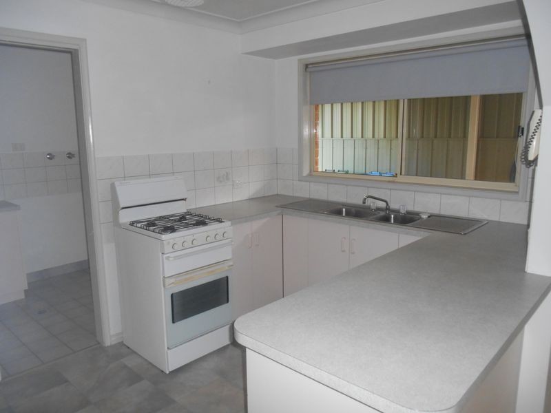 1/2 Cypress Street, Forest Hill NSW 2651