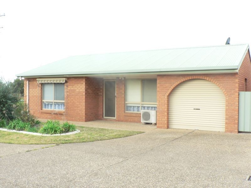 1/2 Borneo Place, Wagga Wagga NSW 2650