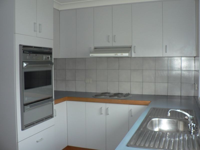 1/2 Borneo Place, Wagga Wagga NSW 2650