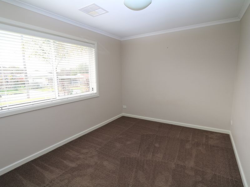 3/2 Cochrane Street, Kooringal NSW 2650