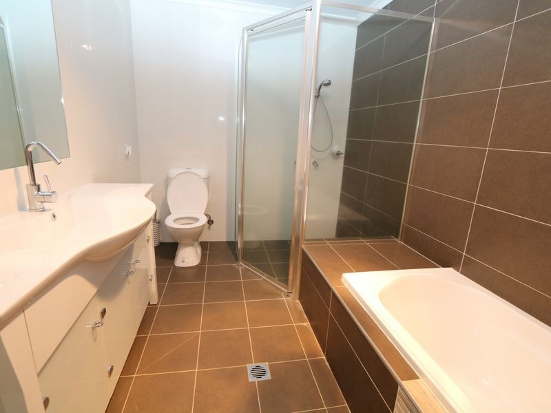 3/2 Cochrane Street, Kooringal NSW 2650