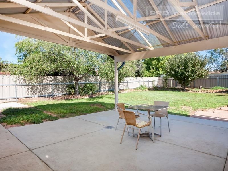 34 Forrest Street, Lake Albert NSW 2650