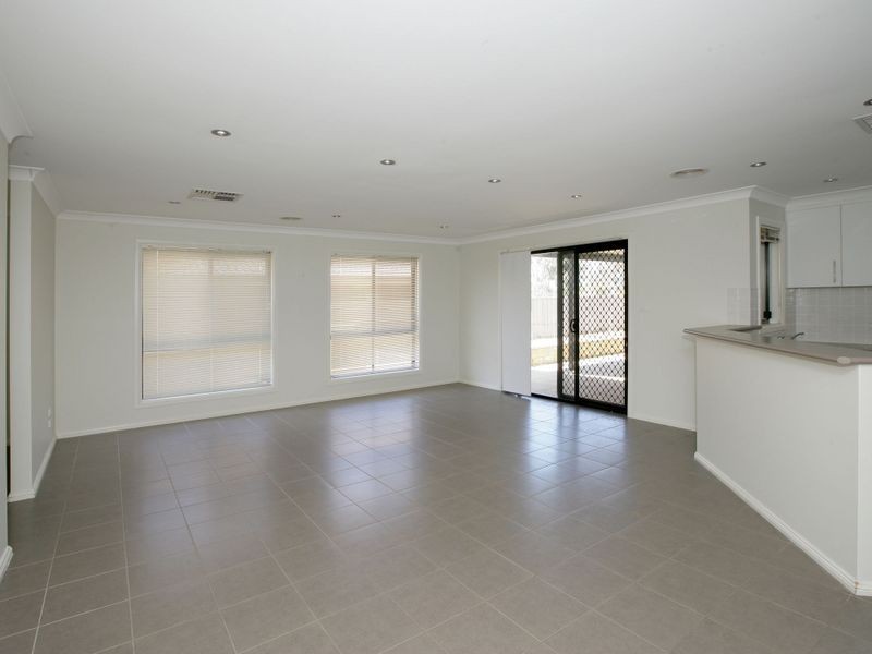 47 Barrima Drive, Glenfield Park NSW 2650