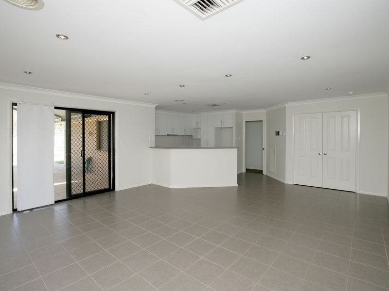 47 Barrima Drive, Glenfield Park NSW 2650