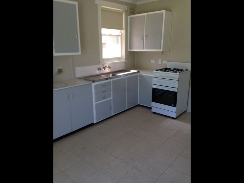 5 Immarna Place, Kooringal NSW 2650