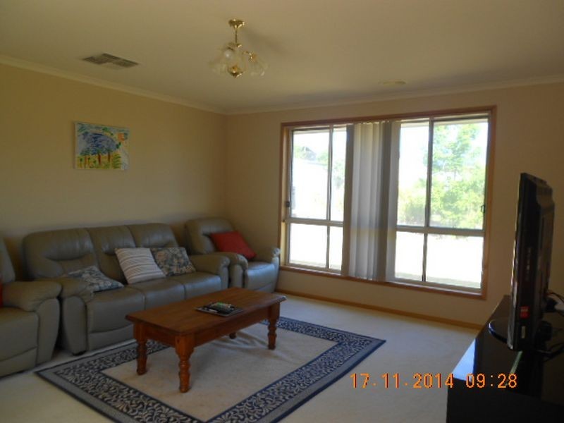 39 Gunn Drive, Estella NSW 2650