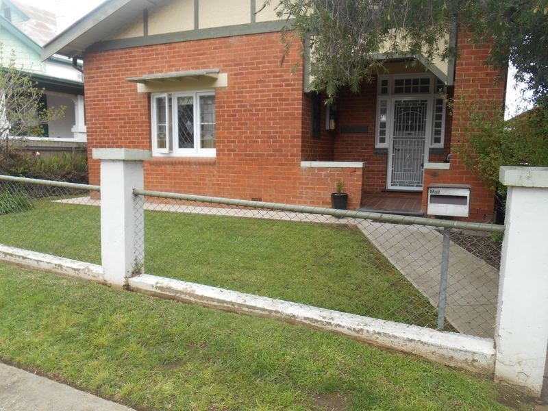 48 Flinders Street, Turvey Park NSW 2650