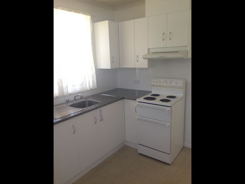 13 Meads Place, Mount Austin NSW 2650