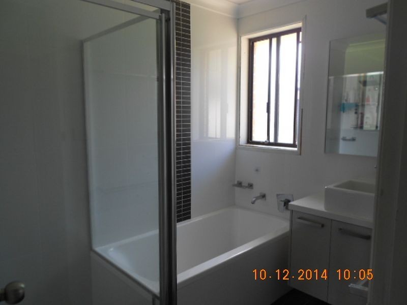 93 Undurra Drive, Glenfield Park NSW 2650