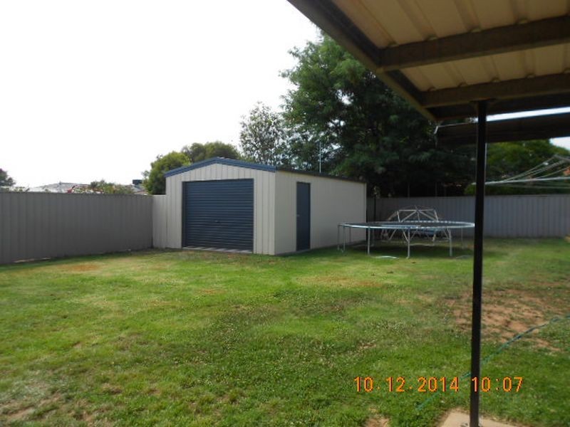 93 Undurra Drive, Glenfield Park NSW 2650
