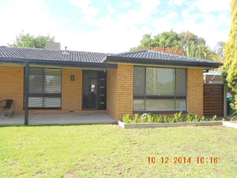 93 Undurra Drive, Glenfield Park NSW 2650