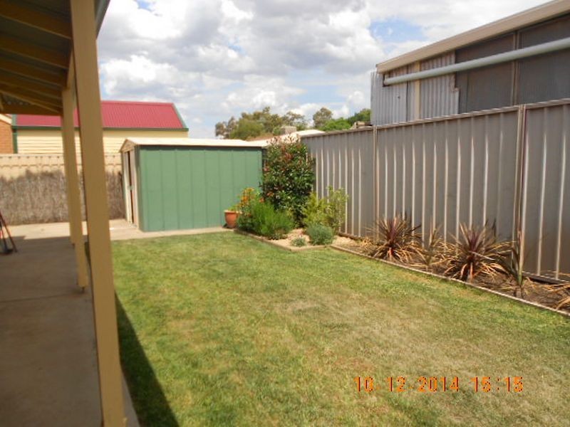 2 Nardoo Street, Glenfield Park NSW 2650