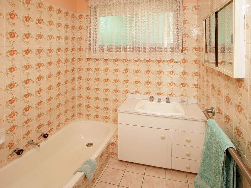 3 Undurra Drive, Glenfield Park NSW 2650