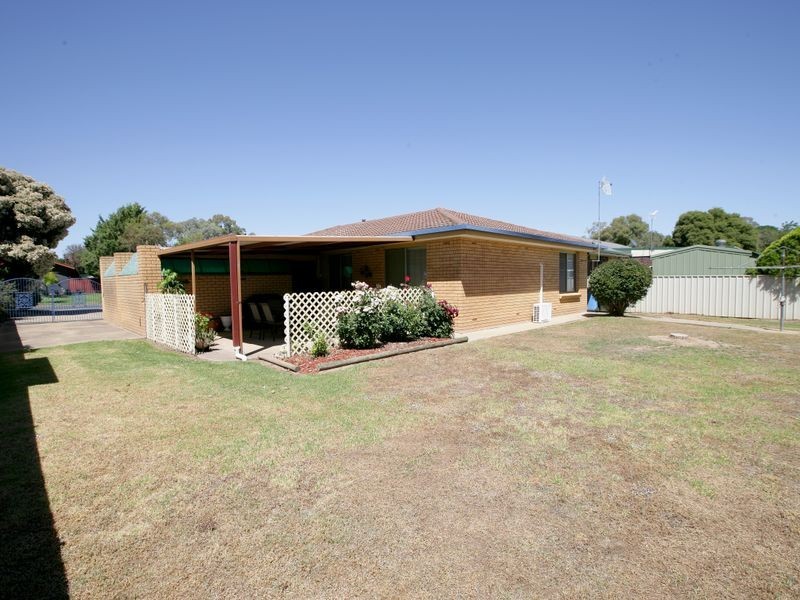 3 Undurra Drive, Glenfield Park NSW 2650