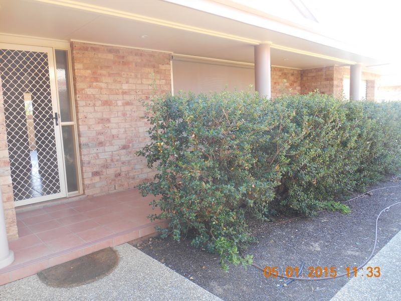 2/9 Inglis Street, Lake Albert NSW 2650