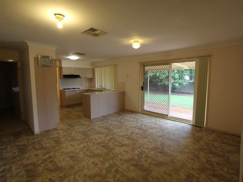 12 Frances Court, Wagga Wagga NSW 2650