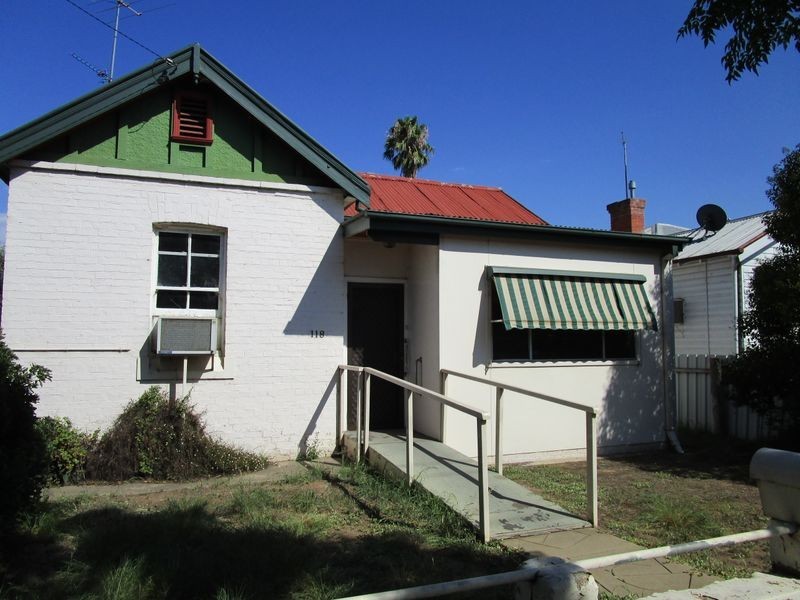 118 Docker Street, Wagga Wagga NSW 2650